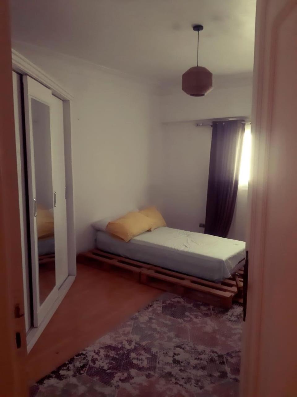Apartment A Sunny Lovely Ladies Only
